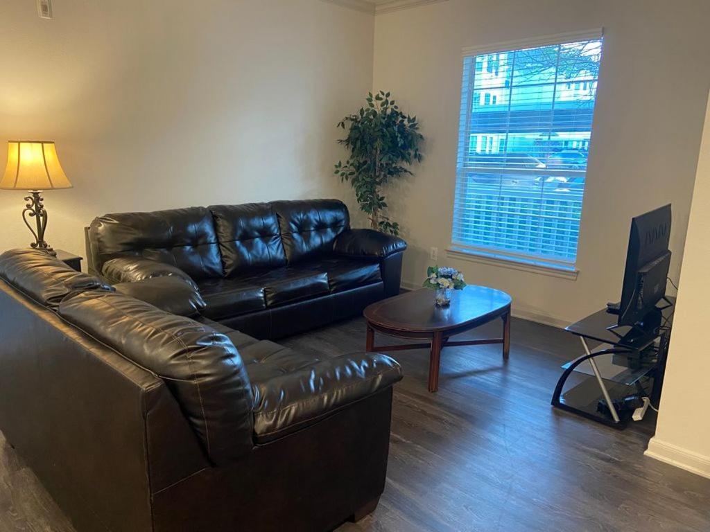 Spacious Apartments In The Woodlands, Tx Pokoj fotografie